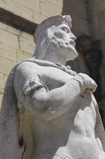 escultura de piedra de un antiguo rey
 - Foto, imagen