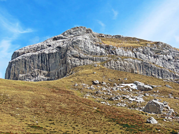 Alpine peak of Matthorn in the Swiss mountain range of Pilatus and in the Emmental Alps, Alpnach - Canton of Obwalden, Switzerland (Kanton Obwalden, Schweiz) - Фото, изображение
