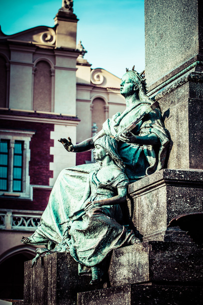 Krakow - Adam Mickiewicz anıtının parçaları. - Fotoğraf, Görsel