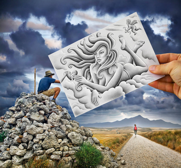 Piirustus mallista, joka esitetään jumalattarena pilvissä, joilla on särkynyt sydän - Valokuva, kuva