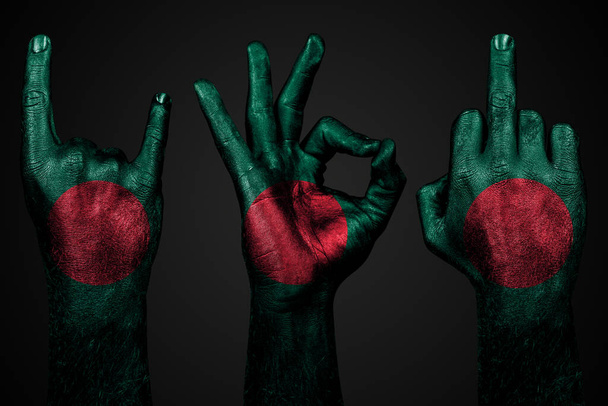 Rock and metal, plná černá ruka ukazuje kozí znamení. Svislý rámec - Fotografie, Obrázek