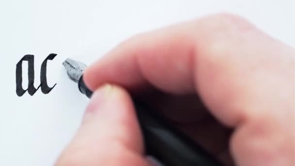 Accepteer mislukking, veerkracht concept. Mannelijke handen schrijven met een pen. - Video