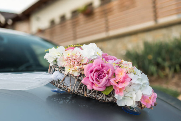 Düğün arabası çiçek töreni süsleri. - Fotoğraf, Görsel