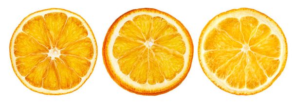 Fatias de laranja secas isoladas no fundo branco com caminho de recorte
 - Foto, Imagem
