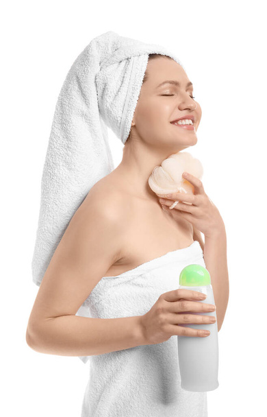Gyönyörű fiatal nő zuhanyzóval gél fehér háttér - Fotó, kép