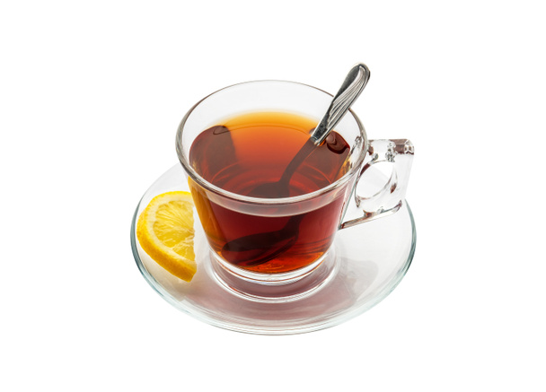 Taza de té turco con limón. Turco té negro caliente aislado fondo blanco. Recorte de ruta
. - Foto, Imagen