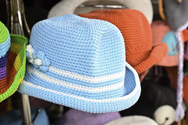 Chapeaux tricotés à la main à vendre
 - Photo, image