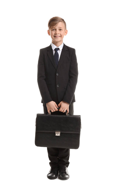 Портрет маленькой секретарши на белом фоне
 - Фото, изображение
