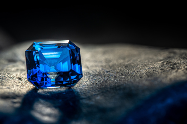 Сапфір Блакитний розкіш дорогоцінний самоцвіт  - Фото, зображення