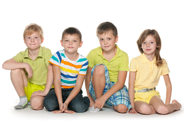 Sentado quatro crianças
 - Foto, Imagem