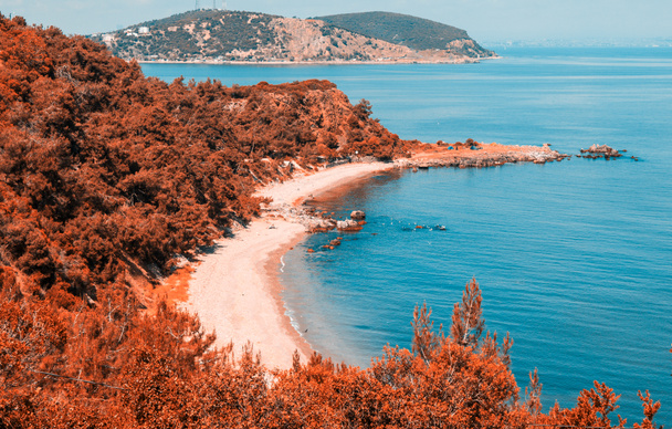 Burgazada, Burgaz Adasi tai pian Burgaz on kolmanneksi suurin ruhtinaiden saarista Marmaranmerellä, Istanbulin lähellä, Turkissa
. - Valokuva, kuva