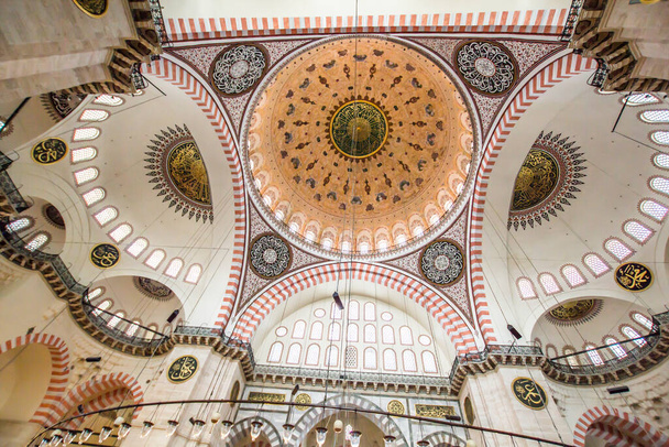ISTANBUL, TURKEY - August 6, 2016: Interior of the Suleiman Mosque ( Suleymaniye Camii) is a grand 16th-century mosque in Istanbul in Istanbul, Turkey on 06 August 2016 - Фото, изображение