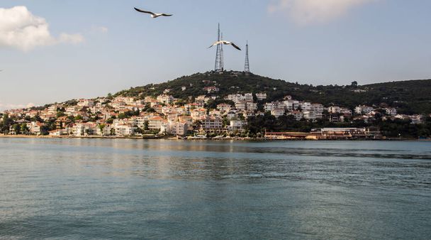 Burgaz Adasi ist die drittgrößte der Prinzeninseln im Marmarameer in der Nähe von Istanbul, Türkei. - Foto, Bild