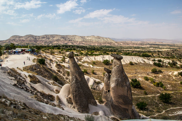 Vulkanikus sziklák táj Cappadocia Törökország - Fotó, kép