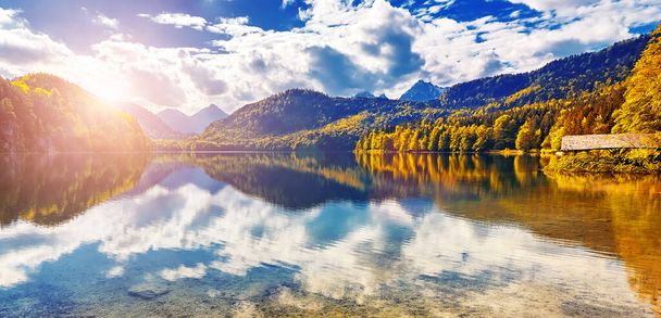Jezero Alpsee a Schwansee - Alpská jezera a vesnice Hohenschwangau, Schwangau, okres Ostallgau, Bavorsko, Německo - Fotografie, Obrázek