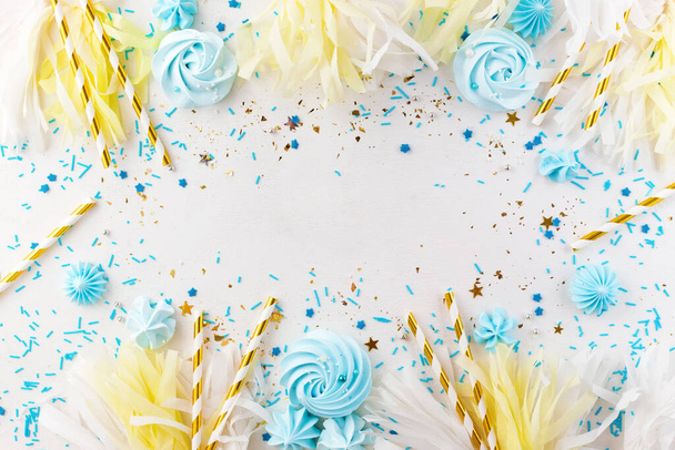 aniversário com marshmallows azuis e decorações para a festa de aniversário - Foto, Imagem