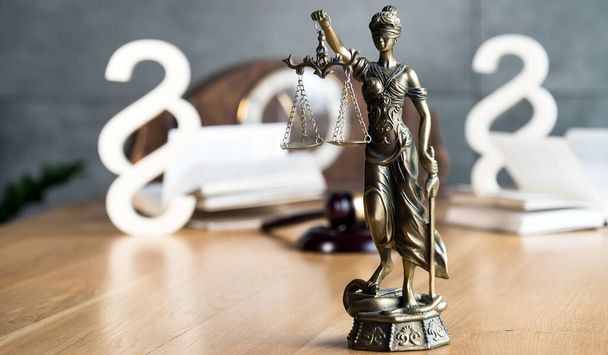 Igazságügyi szobor. A női igazságszolgáltatás vagy igazságszolgáltatás alakjának közelsége  - Fotó, kép