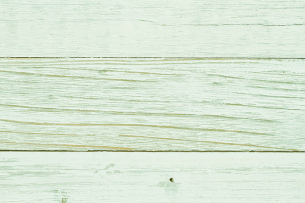 Yıpranmış beyaz boya yeşili ton ahşap desenli malzeme arkaplanı ve mesajınız için kopya alanı - Fotoğraf, Görsel