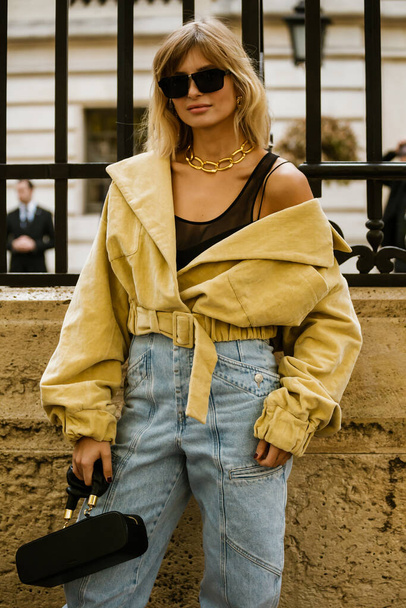 PARIS, FRANCIAORSZÁG - SZEPTEMBER 28, 2019: Xenia Adonts before ALTUZARRA fashion show at Paris Fashion Week Spring / Summer 2020 - Fotó, kép
