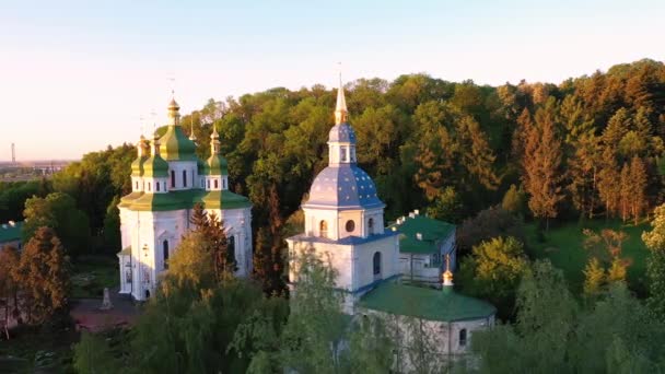 キエフ、ヴィドゥビツキー聖マイケル修道院と川Dnepr - 映像、動画