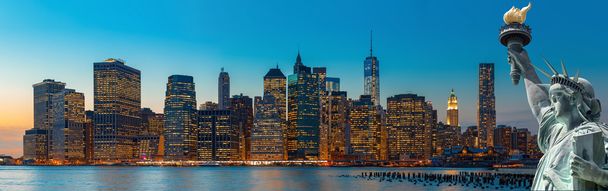 avond van new york city skyline panorama - Foto, afbeelding
