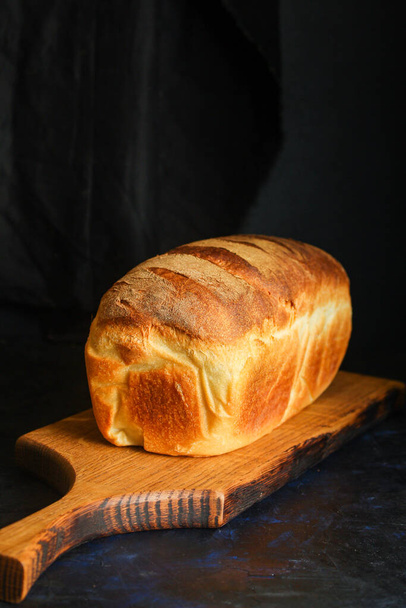 breadwhite χρυσό φρέσκο σιτάρι bakingMenu έννοια σερβιρίσματος μέγεθος. food background top view αντιγραφή χώρου για κείμενο - Φωτογραφία, εικόνα