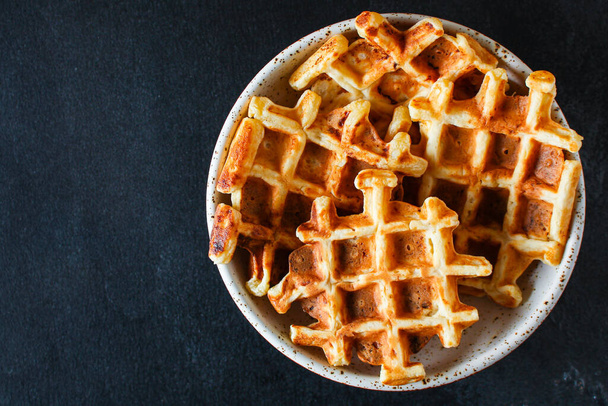 waffles doce sobremesa Menu conceito alimentação saudável. comida de fundo vista superior espaço cópia
   - Foto, Imagem