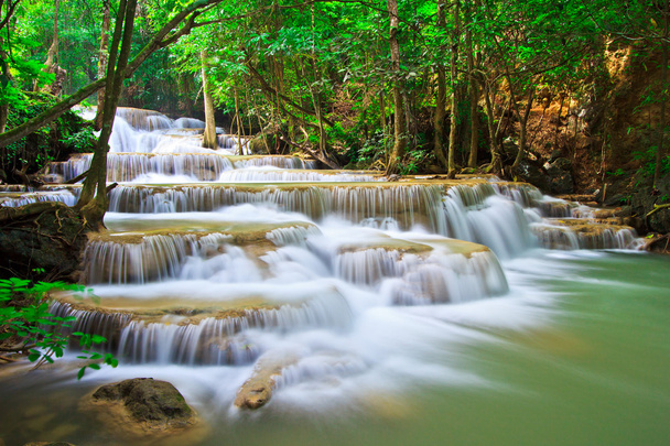 Huay Mae Kamin waterfall - Фото, изображение
