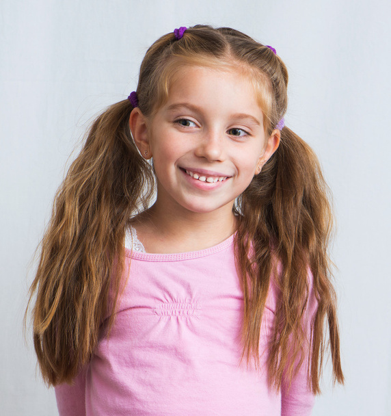 little girl smiling - Фото, изображение