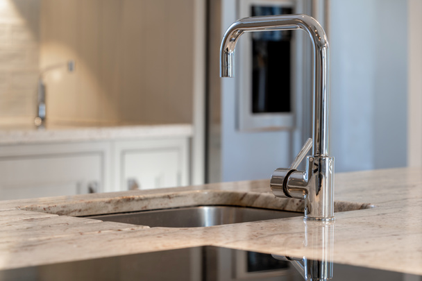 Modern chrome kitchen tap - Foto, Imagem