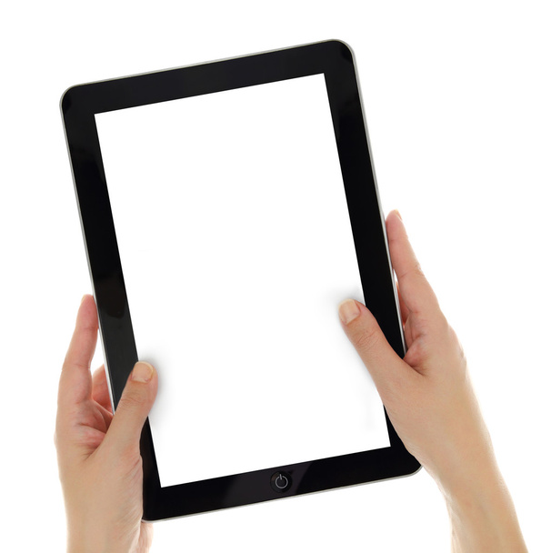 vrouwelijke handen verticaal met tablet met leeg scherm isoleren - Foto, afbeelding