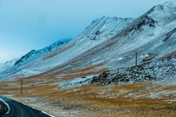 アイスランドの高地を通る一番の道で - 写真・画像