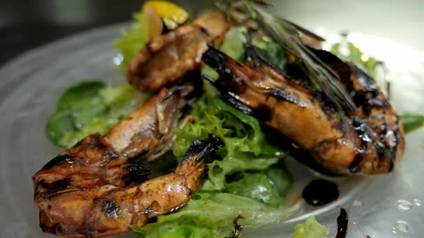 Chutné pečené krevety - Záběry, video