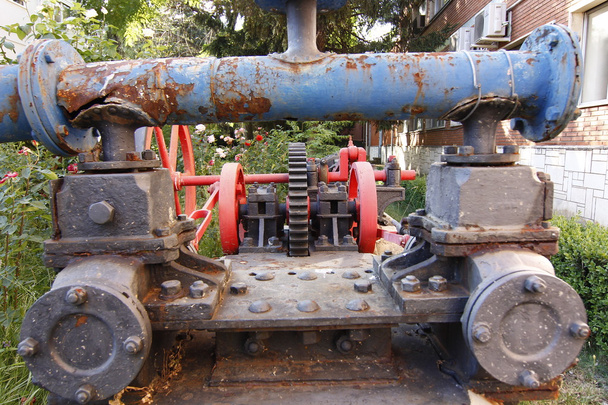 mecanismos engranajes de tuberías viejas y máquinas de vapor
 - Foto, Imagen