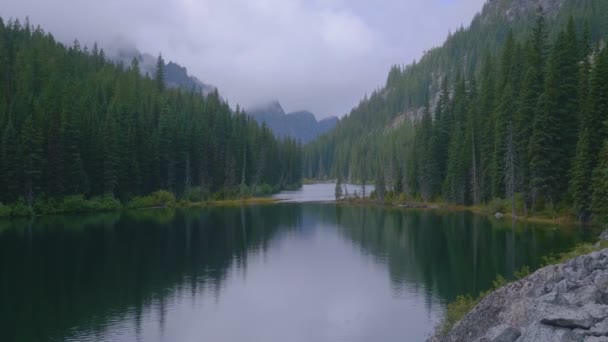 Schöner Bergsee in der Cascade Range - Filmmaterial, Video