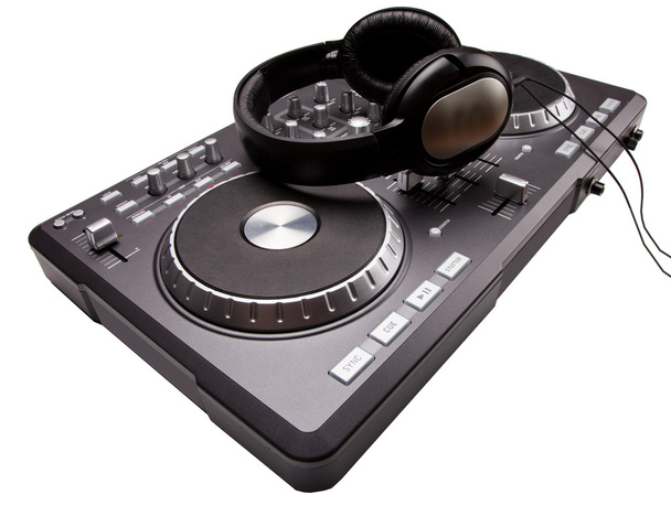 Mélangeur DJ avec écouteurs
 - Photo, image