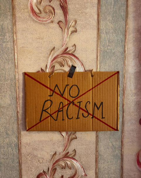 Nincs rasszista plakát a falon..  - Fotó, kép
