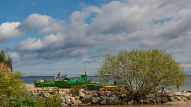  Barcos de pesca na praia em Gdynia
. - Foto, Imagem
