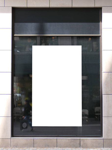 Große Leinwand im Schaufenster - Foto, Bild
