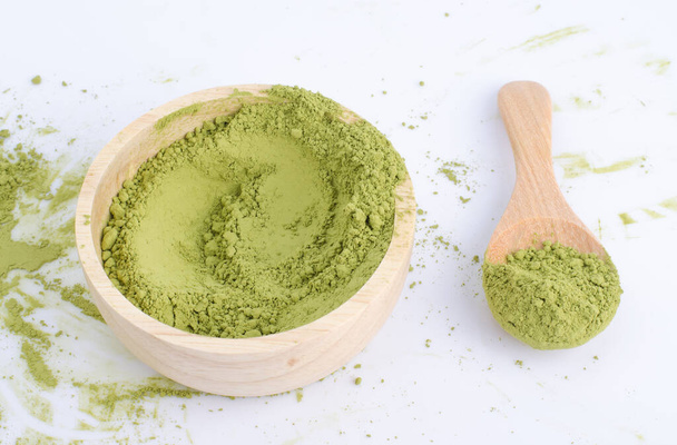 green powder isolated on white background - Foto, immagini