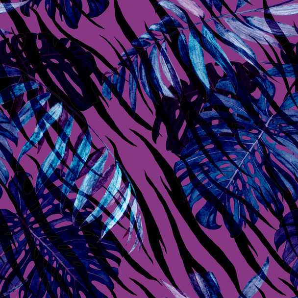 Watercolor seamless pattern with tropical foliage (palm, monstera) on animal background. Jungle foliage print. - Foto, immagini