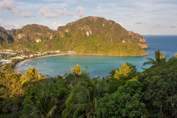 Beautiful bay and island in Thailand - Foto, imagen