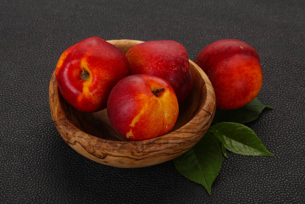 Édes ízletes érett kevés nektarin gyümölcs - Fotó, kép