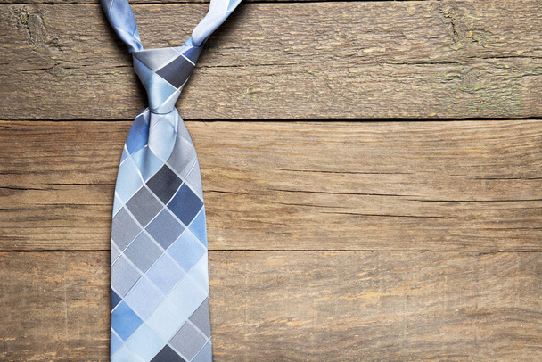 Ahşap bir arka planda kravat. Mesaj için yer. Tatil Babalar Günü - Fotoğraf, Görsel