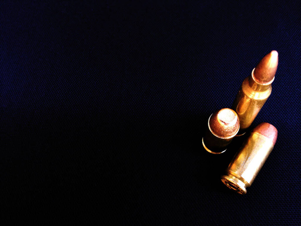 Кулі для ручної зброї пістолета крупним планом
 - Фото, зображення