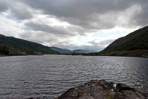 Jezioro w Parku Narodowym Killarney w Irlandii - Zdjęcie, obraz