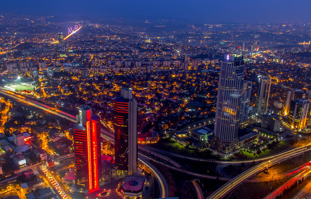 ISTANBUL, TURKEY - JANUARY 31, 2016: Sapphire Istanbul largest skyscrapers in Istanbul able to see all the sights of Istanbul and the Bosphorus from the observation tower at night - Фото, изображение