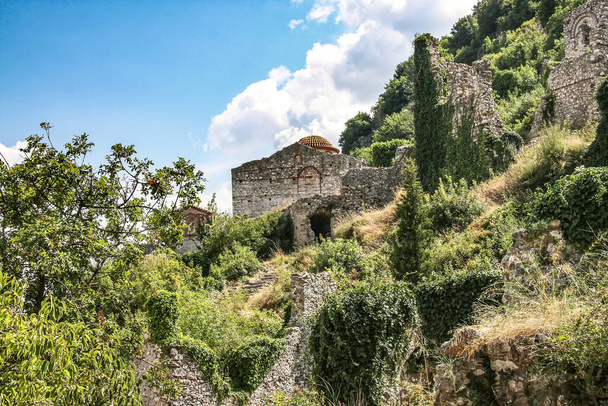 Ruins of ancient Mystra - the capital of the despotate Morea. Greece, Peloponnese - Foto, Bild