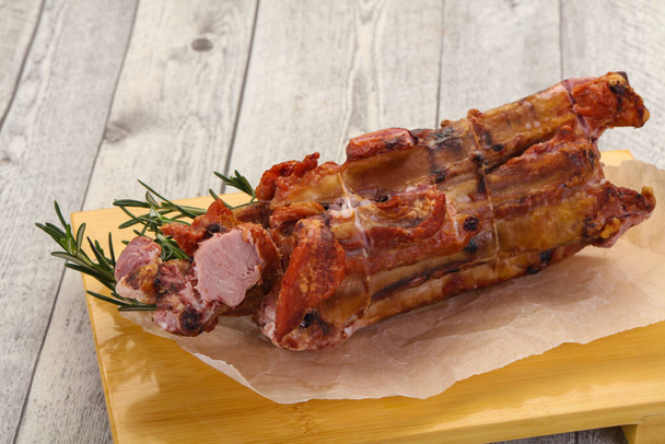 Côtes de porc fumé servi romarin - Photo, image