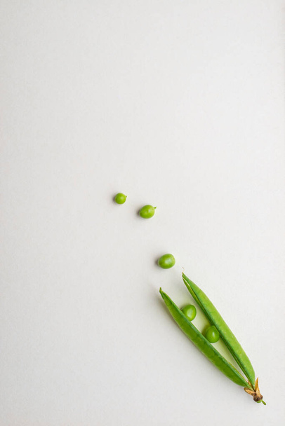 Pea pod is on a white background. - 写真・画像